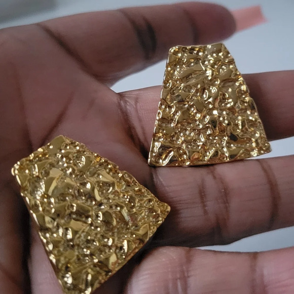 Vintage Goldtone Earrings • Nugget Texture • Pierced • 70s/80s - Picture 3 of 5